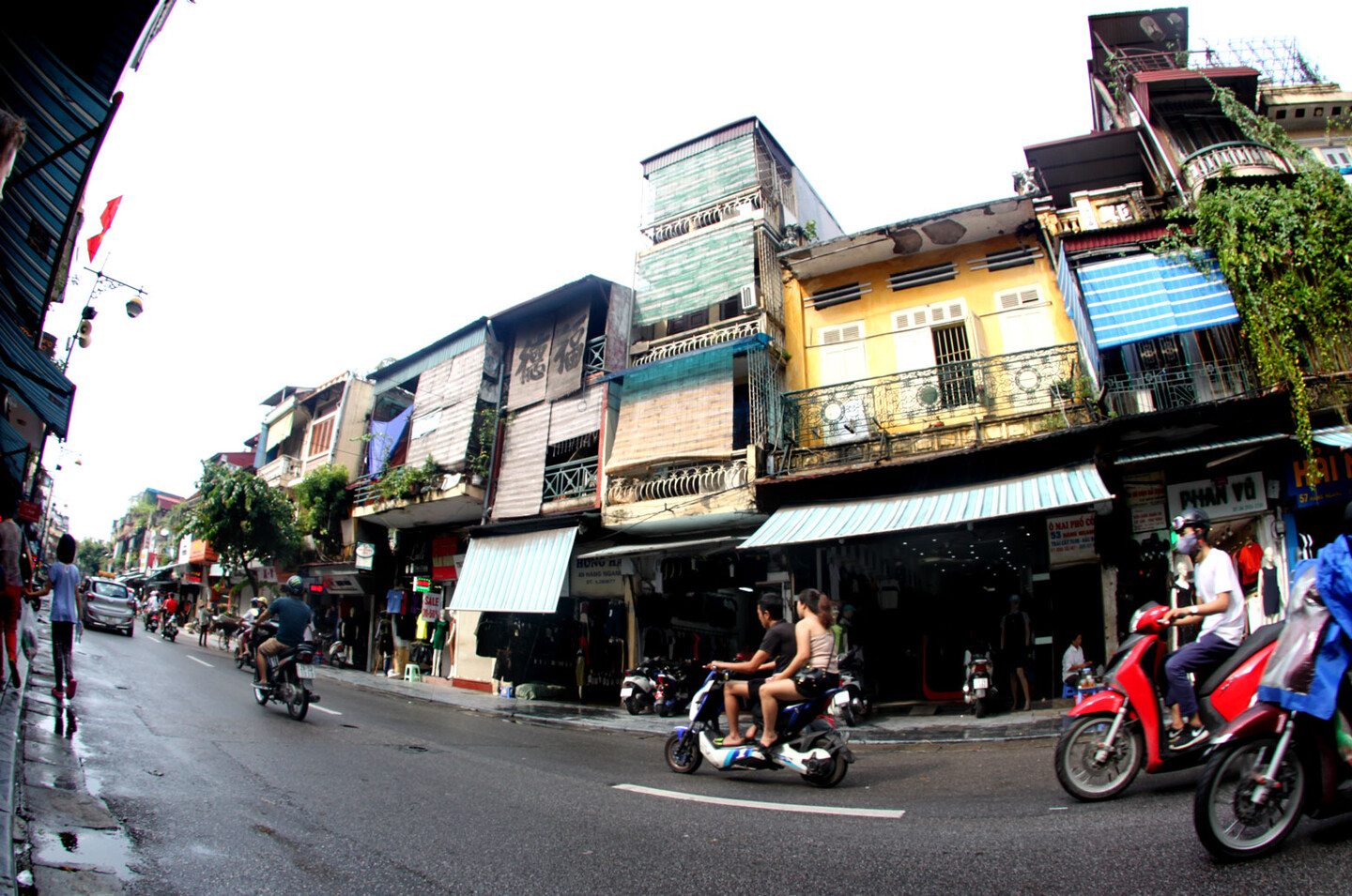 Typical street in Old Quarter